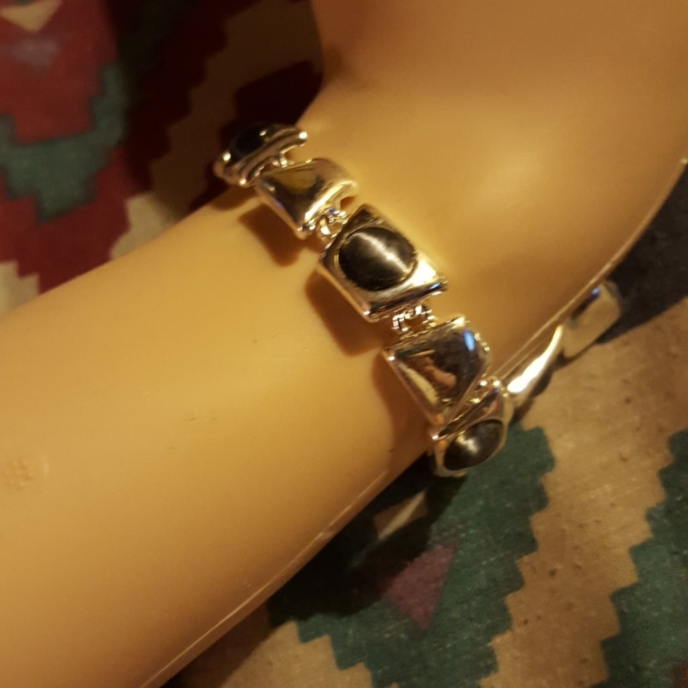 New a tin magnetic black tiger eye silver bracelet